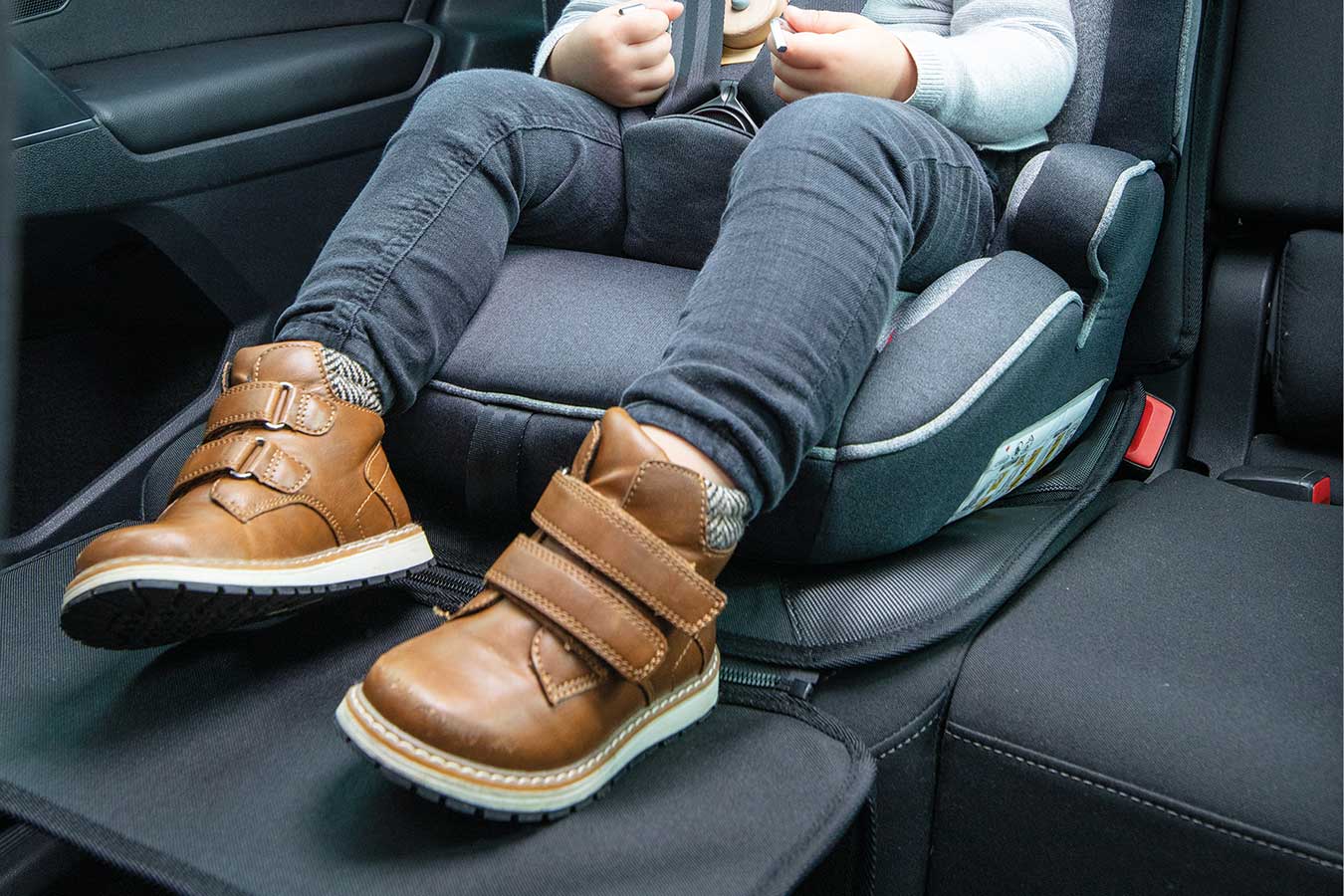 Защитная накладка для автомобильного сиденья с подножкой FeetUp. Фото №8