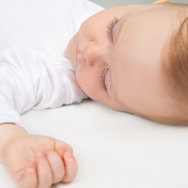Хлопковая простыня на резинке safe asleep®, белый. Фото №2