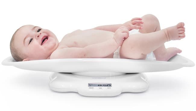 Как новорождённый набирает вес